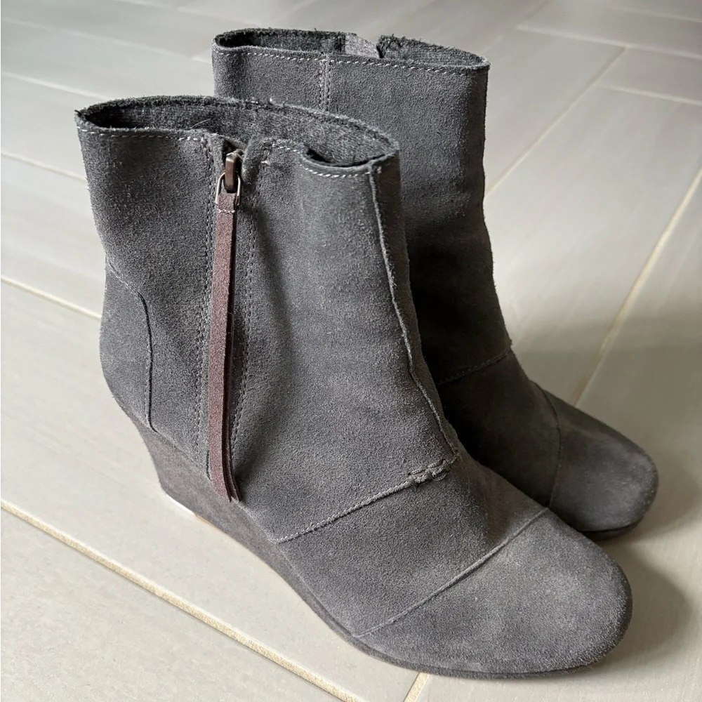 TOMS Desert Wedge Suede Boots—Charcoal